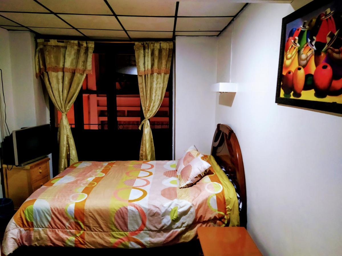 Hostal Latitud Ecuem Quito Exteriör bild