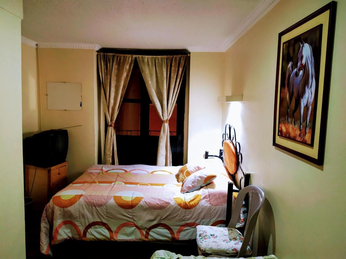 Hostal Latitud Ecuem Quito Exteriör bild