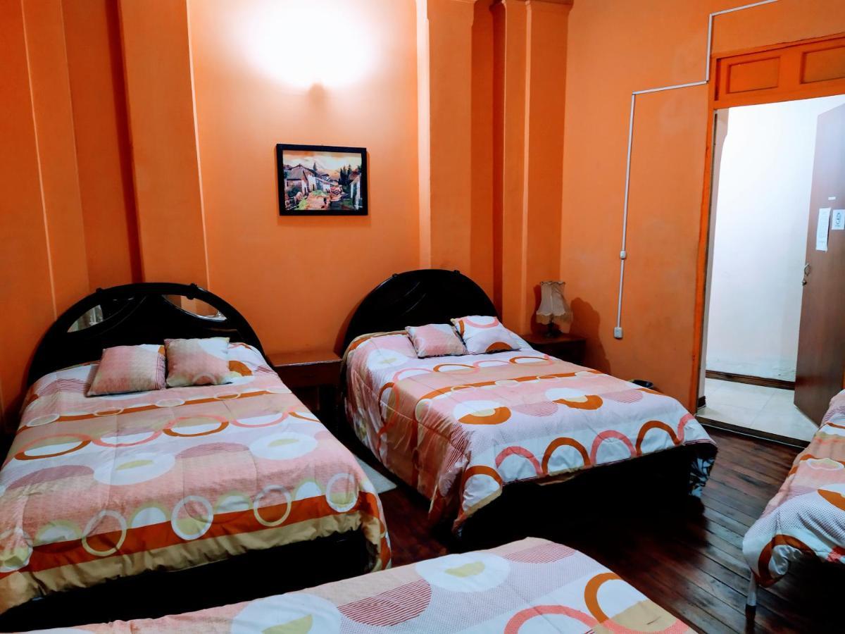Hostal Latitud Ecuem Quito Exteriör bild
